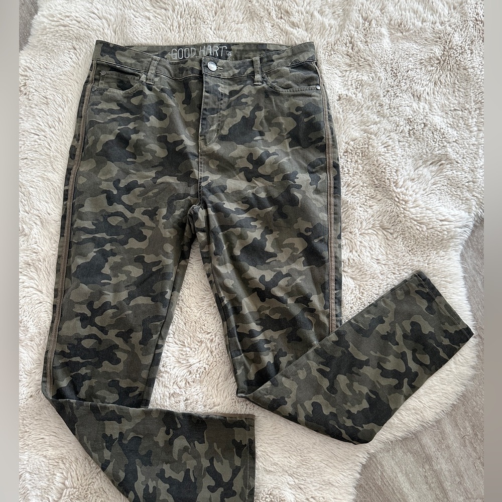 Good Hart Camouflage Pants sz 12